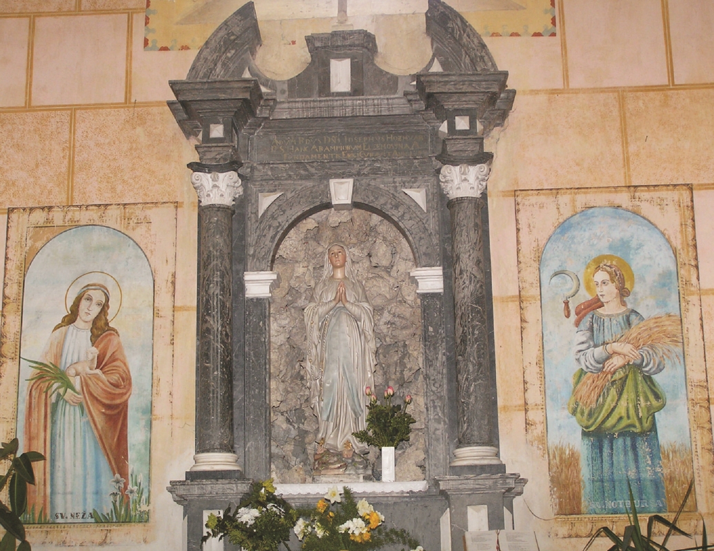 Cerkev Boštanj Marijin oltar
