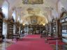 samostanska knjižnica